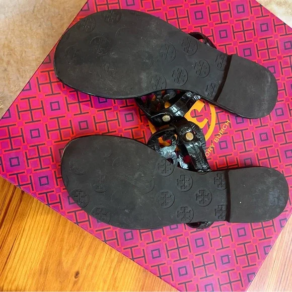 Tory Burch Black Sandals with Luxe Design - Picture 3 of 3